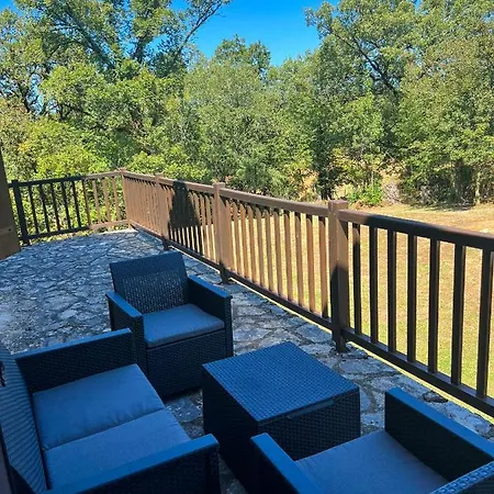 Feriehus Superbe A La Campagne Avec Grand Jardin Et Prive Balaguier-d'Olt