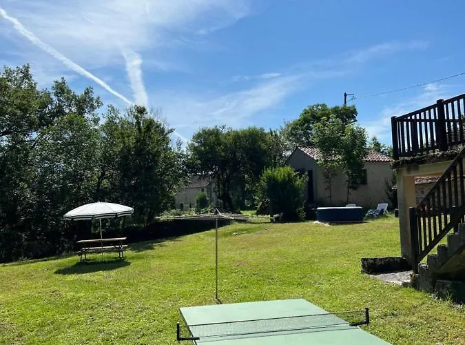 Superbe A La Campagne Avec Grand Jardin Et Prive * Balaguier-d'Olt